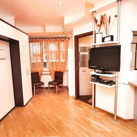 Petite In Ferienhaus Rom